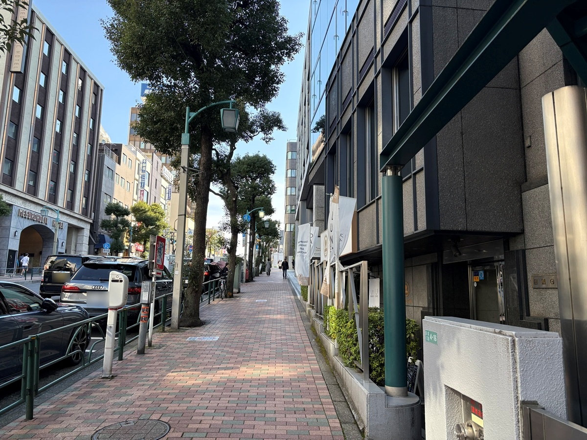 権之助坂の途中にある「アンコロカフェ」