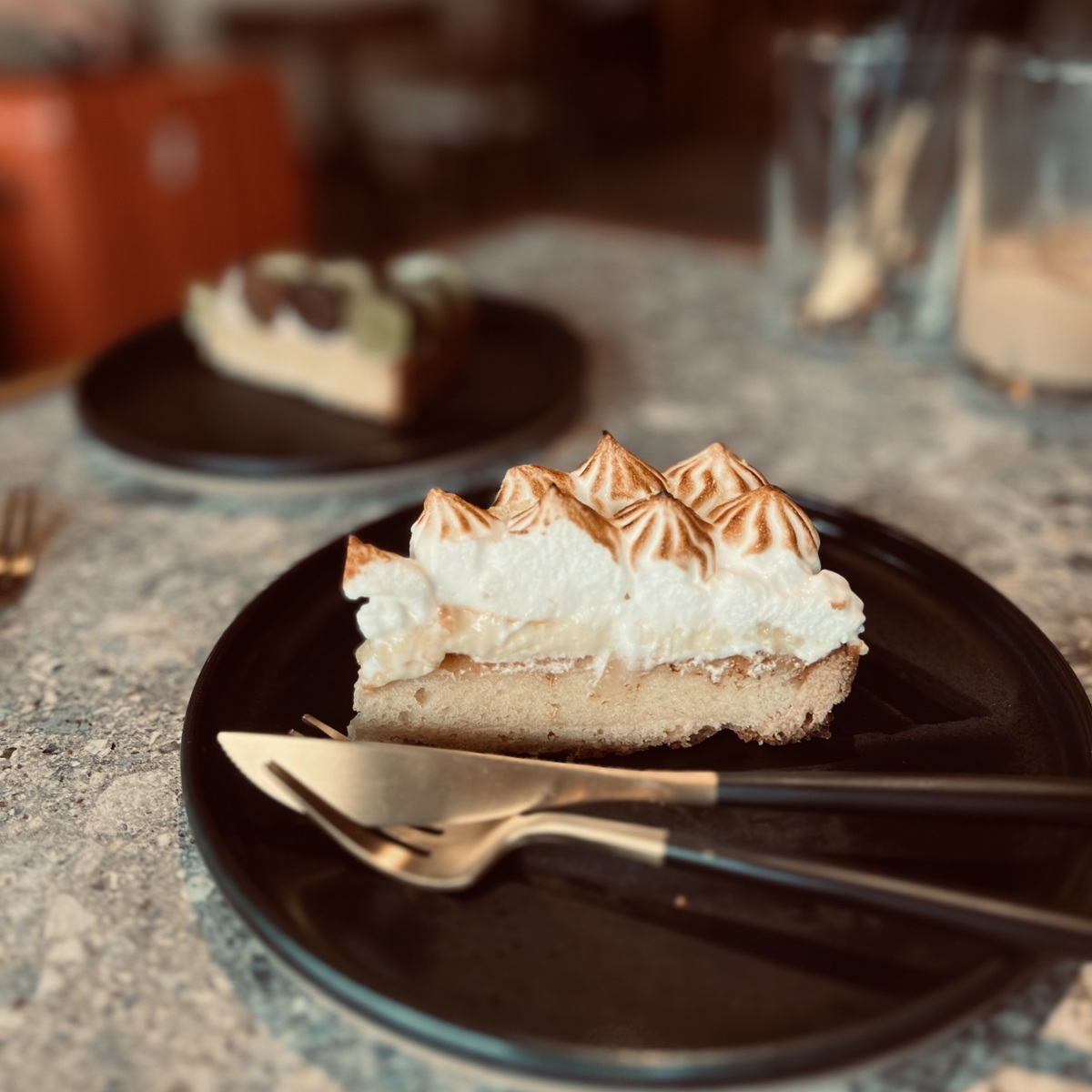 プリンセスタルトは約10種類の旬のタルトを提供