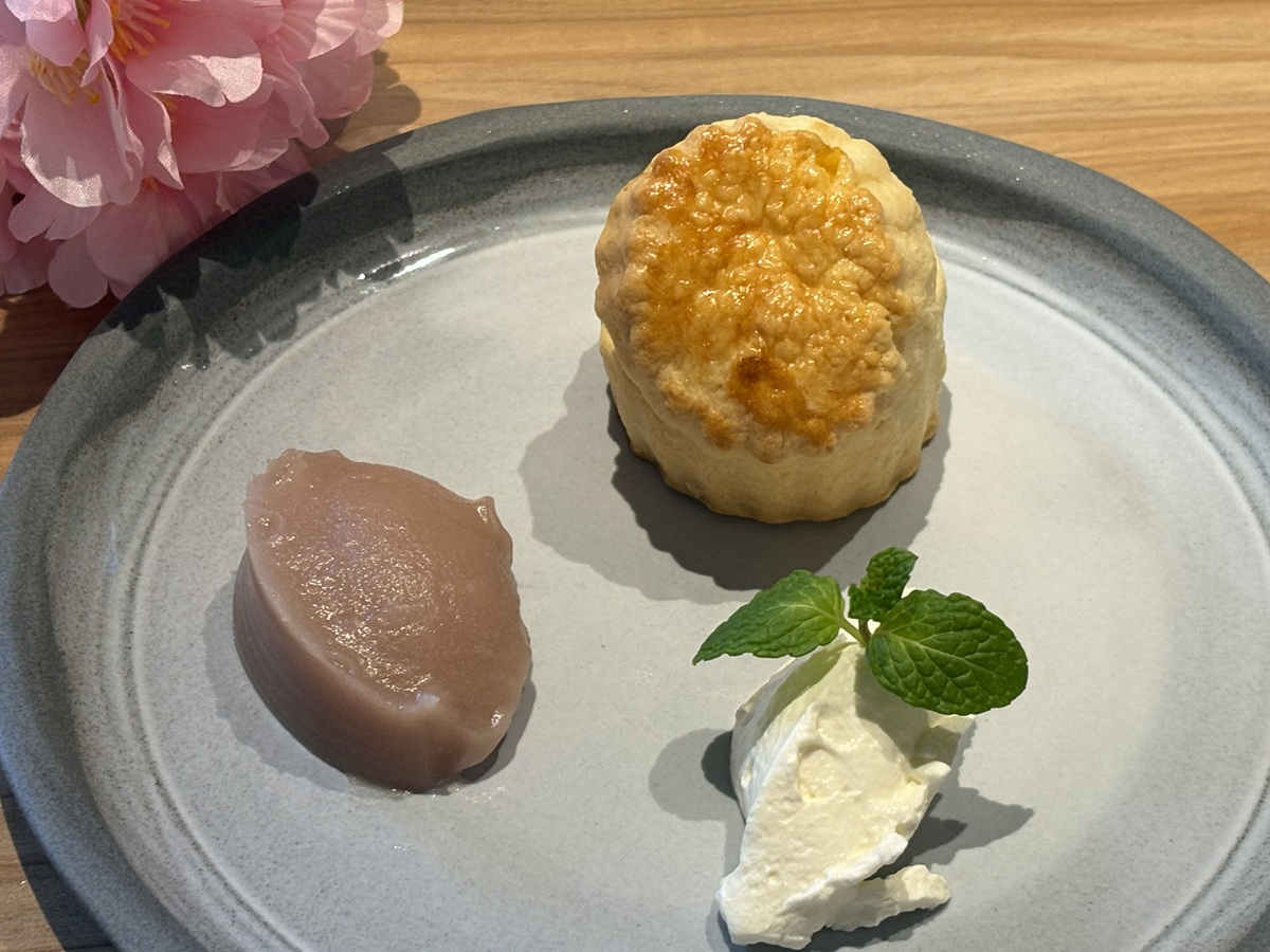 あんことクロテッドクリームのスコーン~さくらあん~