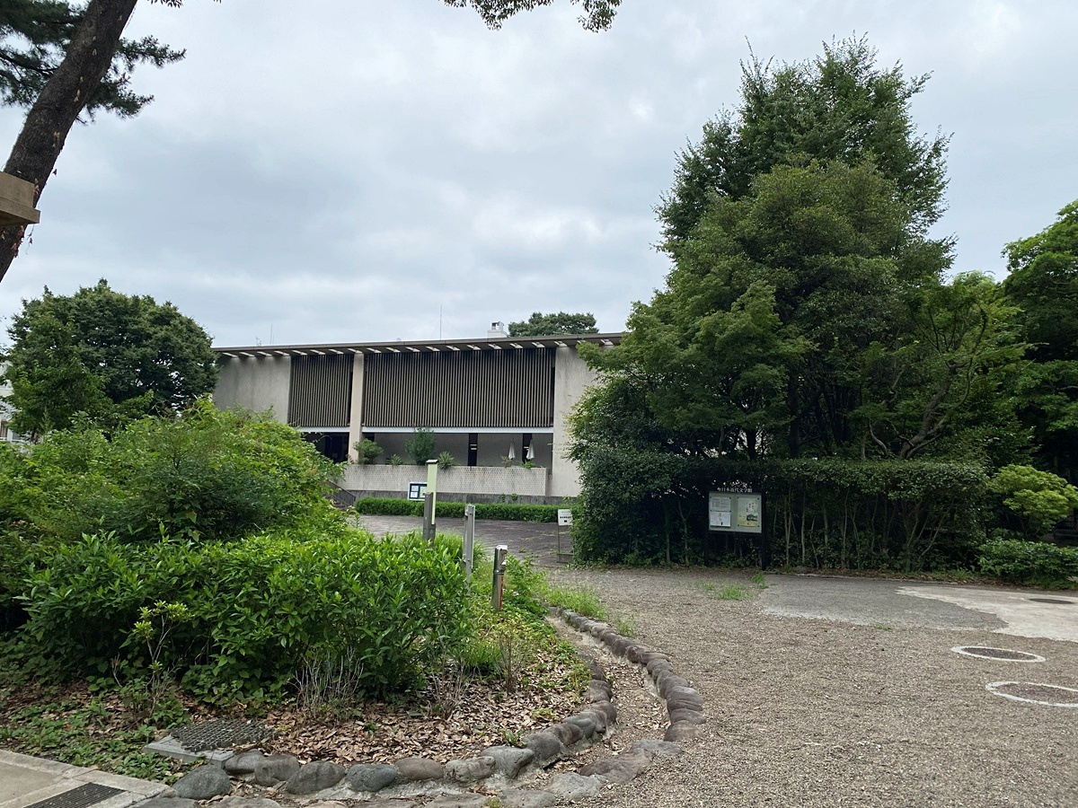 日本近代文学館で折る独公園があります