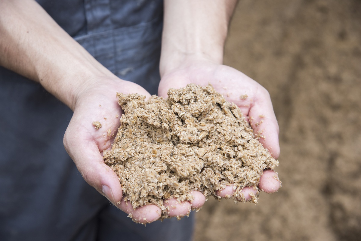 オリオンビール粕を活用した独自の発酵飼料