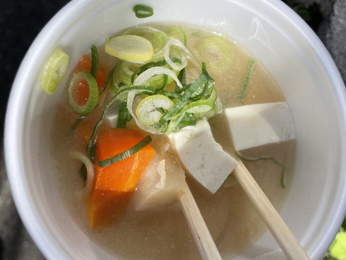 具だくさんな味噌汁もあり