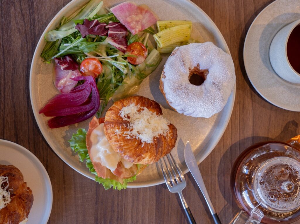 新商品「クロワッサンドーナツ」を販売開始