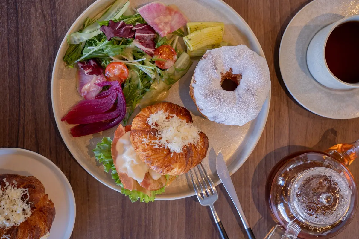 新商品「クロワッサンドーナツ」を販売開始