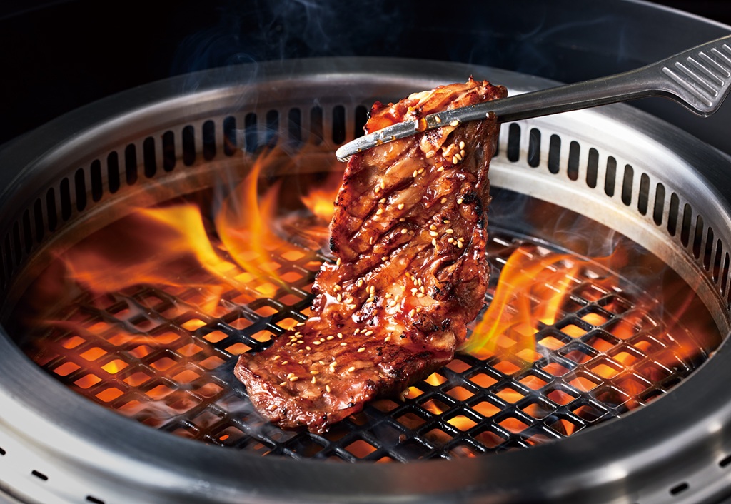 テーブルオーダーが好評の焼肉食べ放題の店