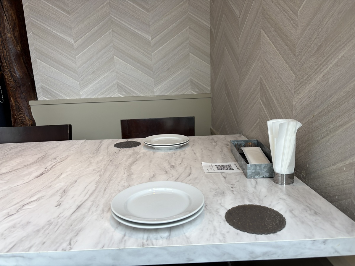 個室にもなるテーブル席