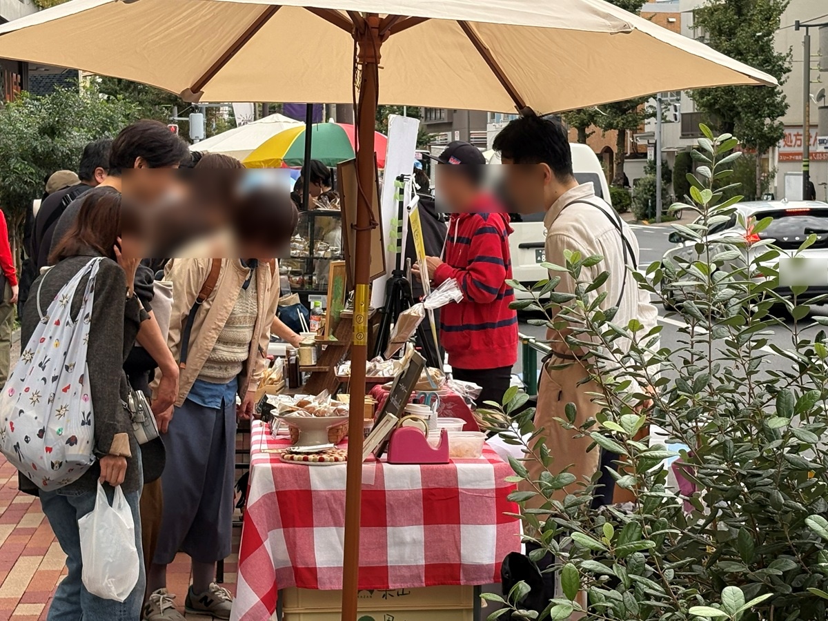 フード&ドリンク、クラフトのブースなどが出現