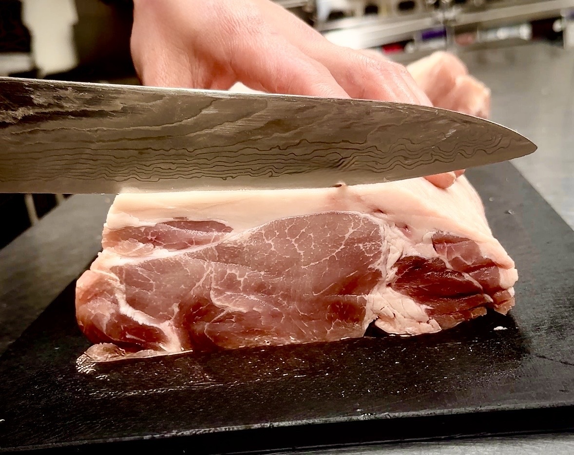 あえて薄くスライスして重ねる