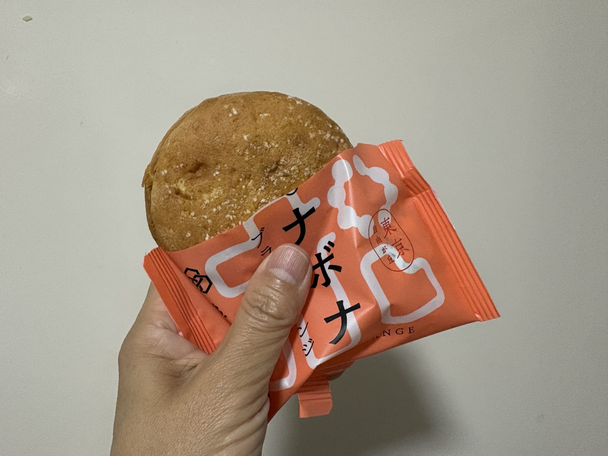 ふわふわの軽い生地と濃厚クリームのハーモニー