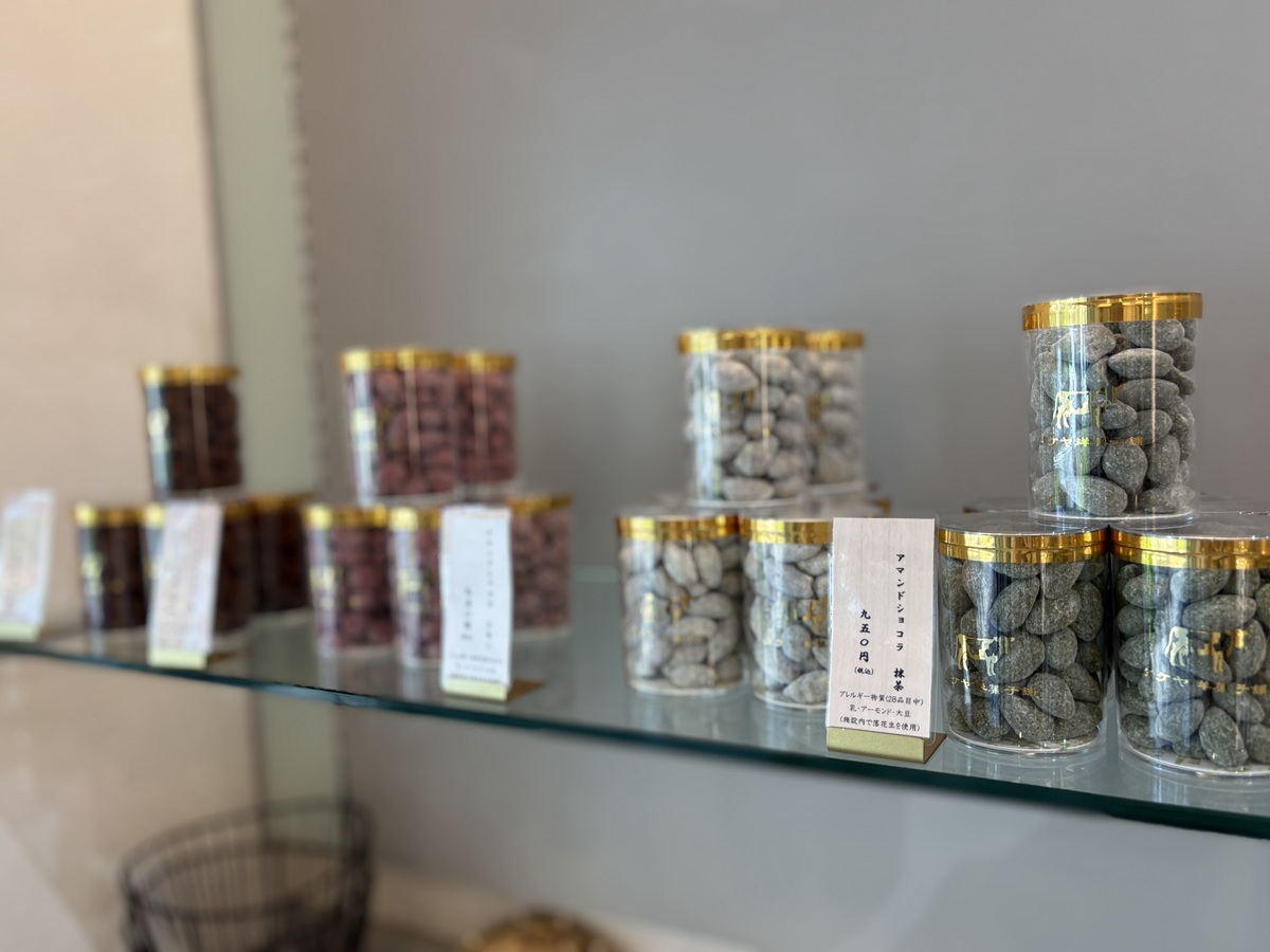 アマンドショコラなど日持ちのするお菓子も