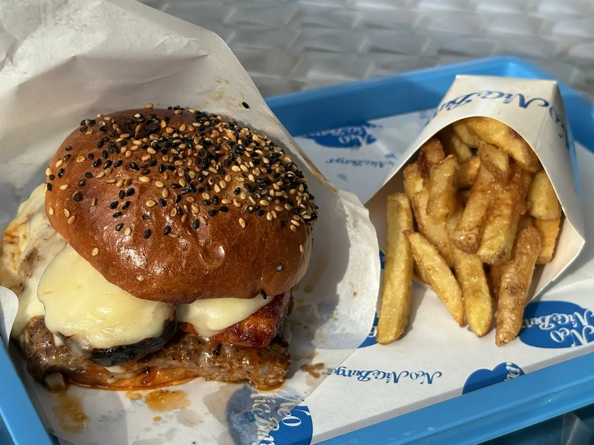 ネオナイスバーガー自由が丘すずかけ通り店