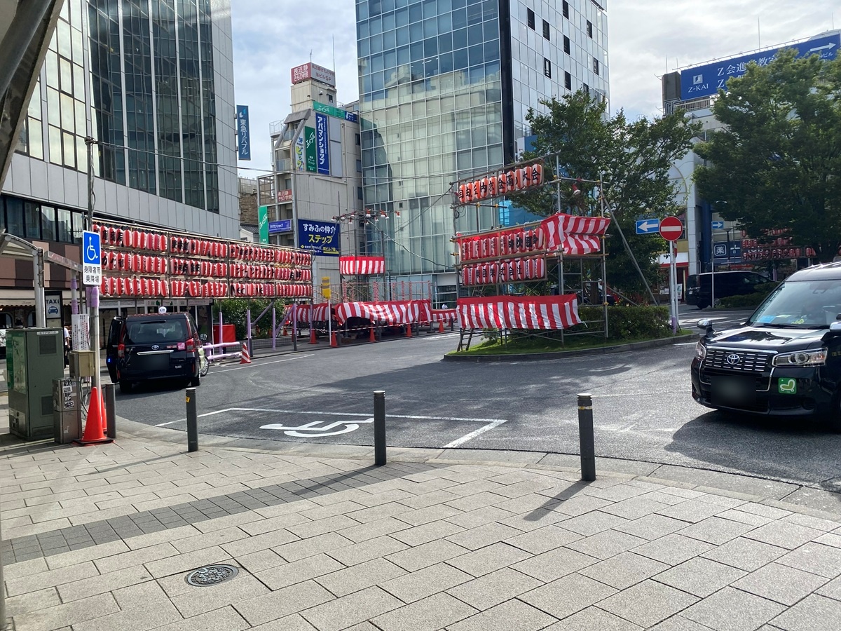 ロータリー内は歩行者天国に
