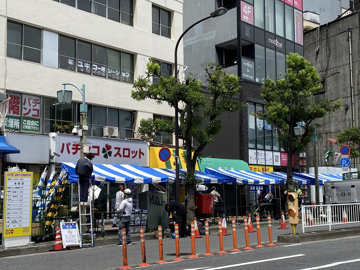 盆踊りの日の夕方から道路が通行止めになる