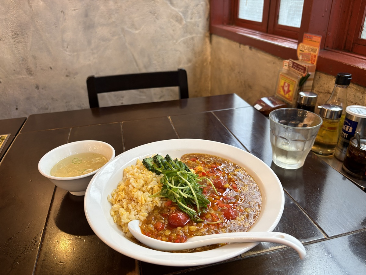 辛い・酸っぱい・スパイシーさが三位一体となる味わい