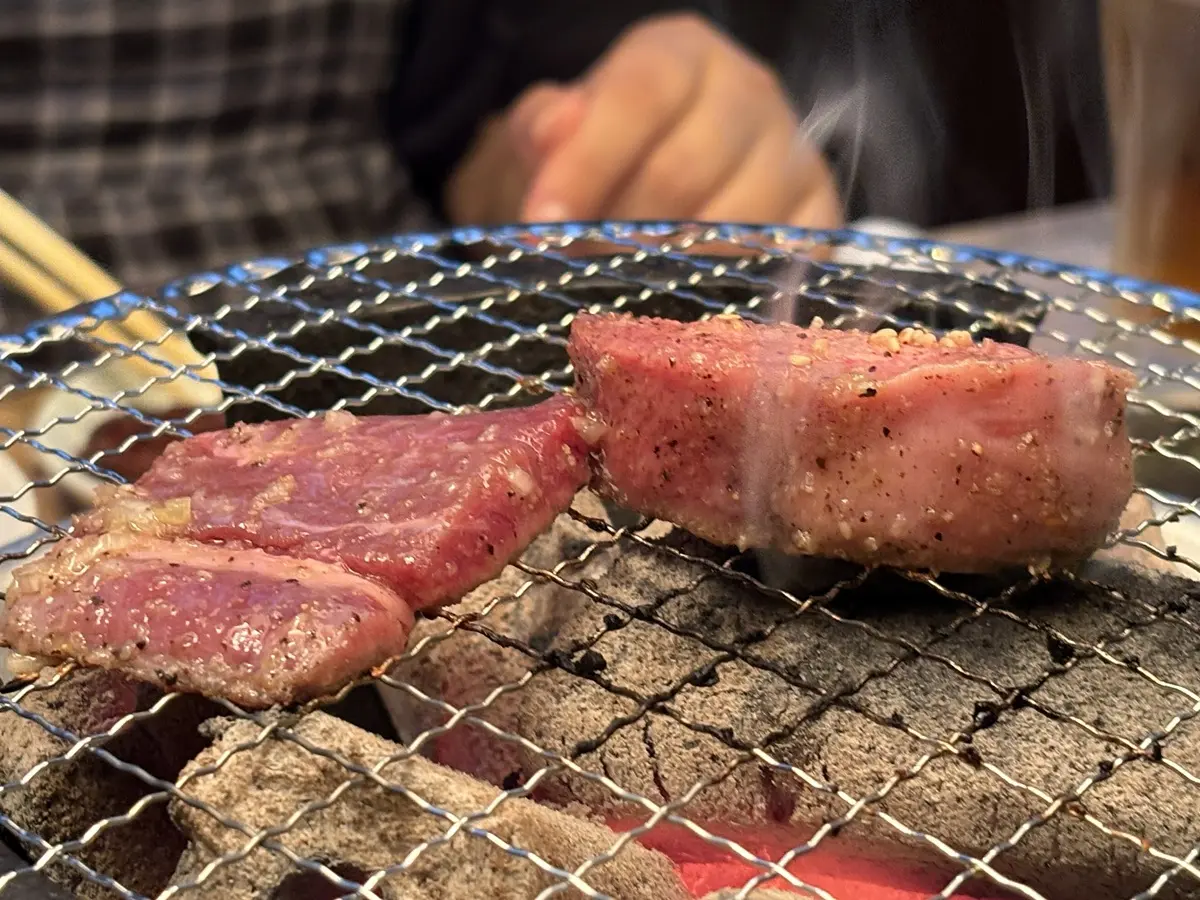 厚切り牛たんが焼ける