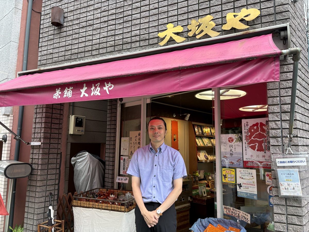 老舗「茶舗大坂や」の店主・三室茂さん