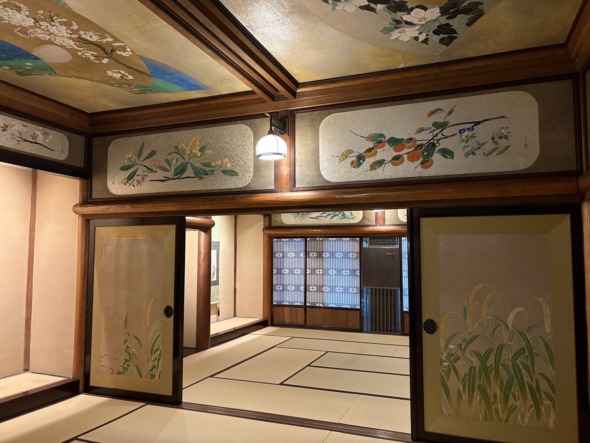 北山杉天然絞り丸太を使用