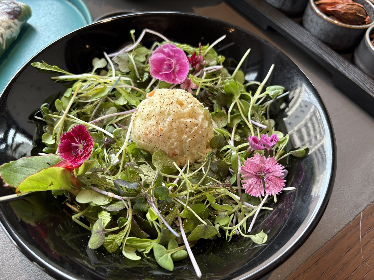 見て美しい、食べて楽しい、ヘルシーで美味しい、女性の願いを詰め込んだ、エスニックレストラン
