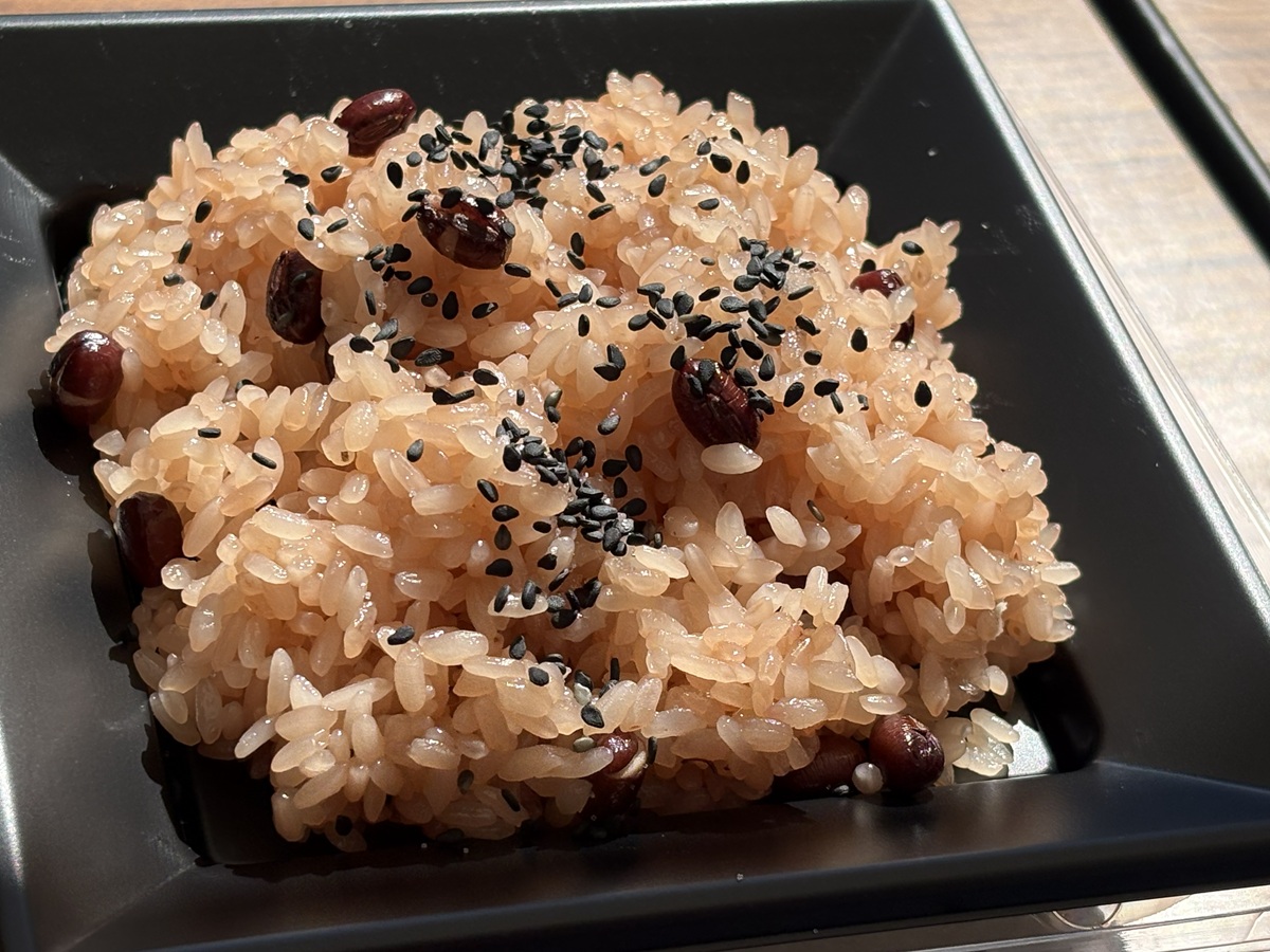 おむすびカフェ「米創庵」のお赤飯