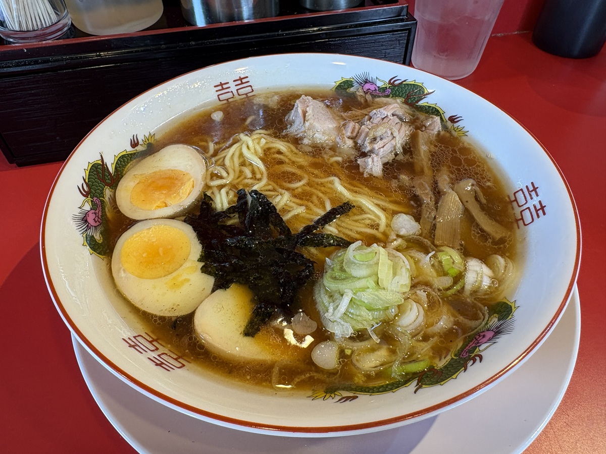 中華そばと味玉トッピング